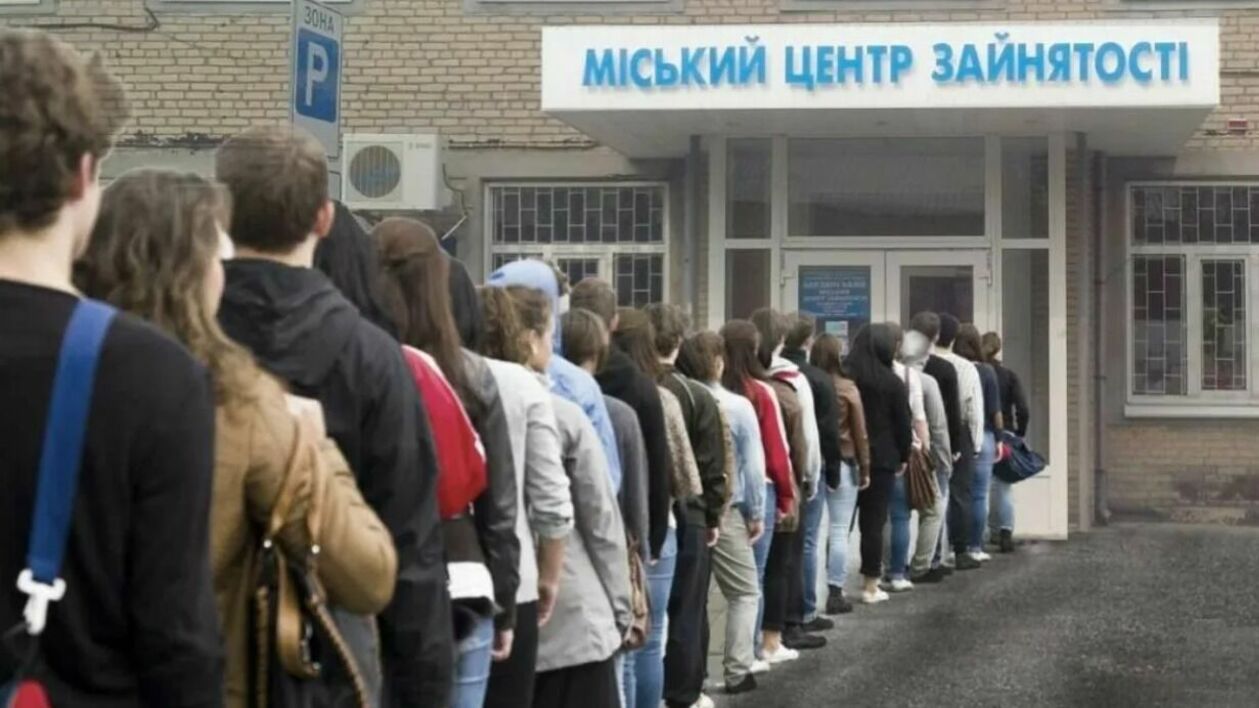 Число трудоспособных украинцев сократилось на 30% после начала спецоперации