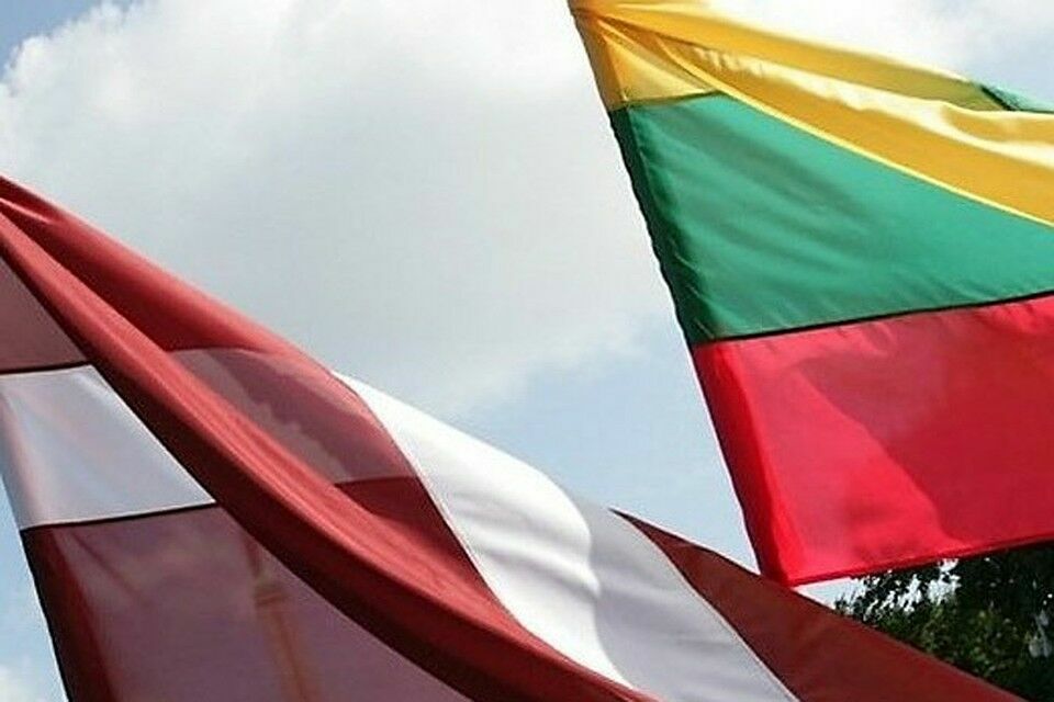 Литва и Латвия снижают уровень дипломатических отношений с РФ