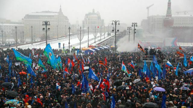 По всей  России проходят патриотические митинги