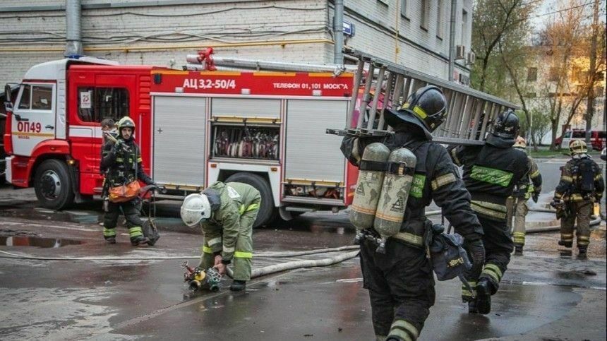 ТАСС: погибли двое пострадавших при пожаре в московской гостинице