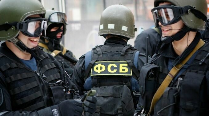 Теракт в Петербурге могли совершить россиянин и выходец из Средней Азии