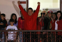 Уго Чавес принимает поздравления и зовет к сотрудничеству оппозицию