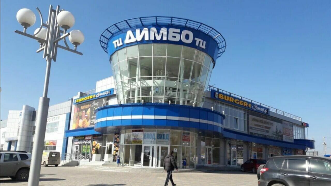 Неизвестный открыл стрельбу у торгового центра в Ростове-на-Дону