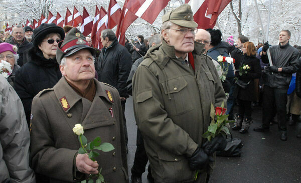 В Латвии уравняли ветеранов вермахта с антифашистами