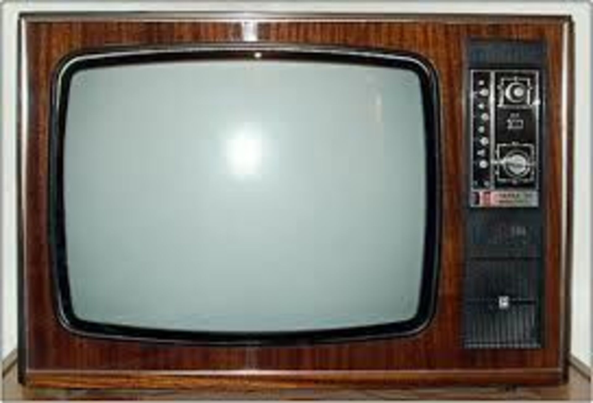 Телевизор советских времен. Чайка 701. Телевизор электрон 710. Телевизор Рубин 1970. Телевизор Горизонт 701.
