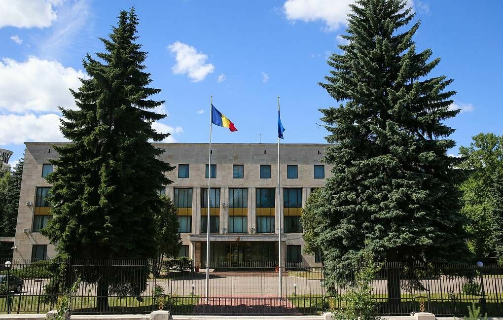 В МИД РФ сообщили о высылке 10 сотрудников посольства Румынии в Москве