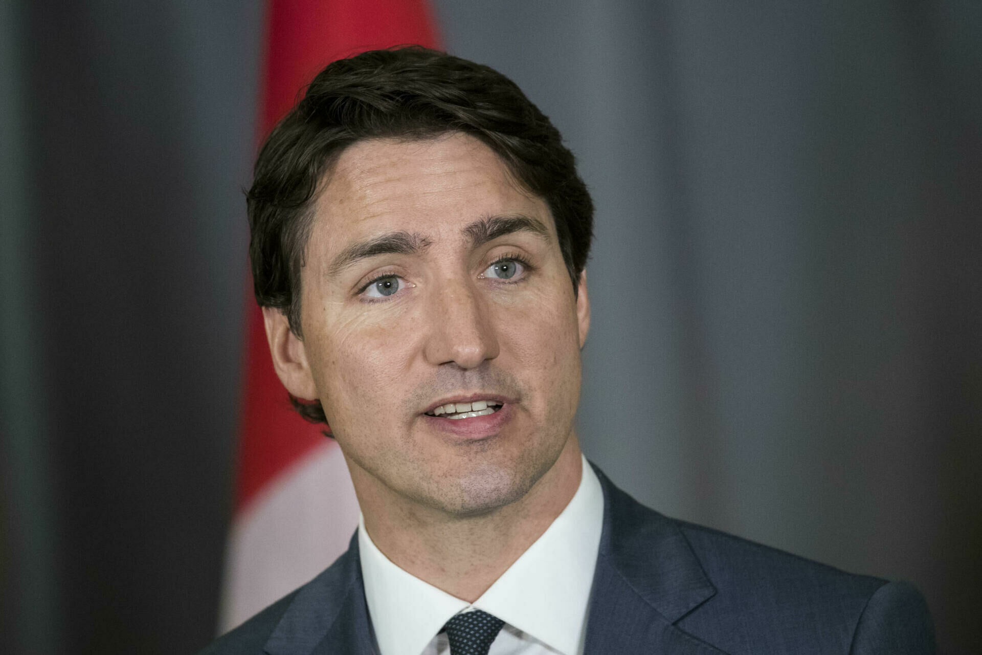 Премьер Канады бежал из своей резиденции, опасаясь протестующих граждан