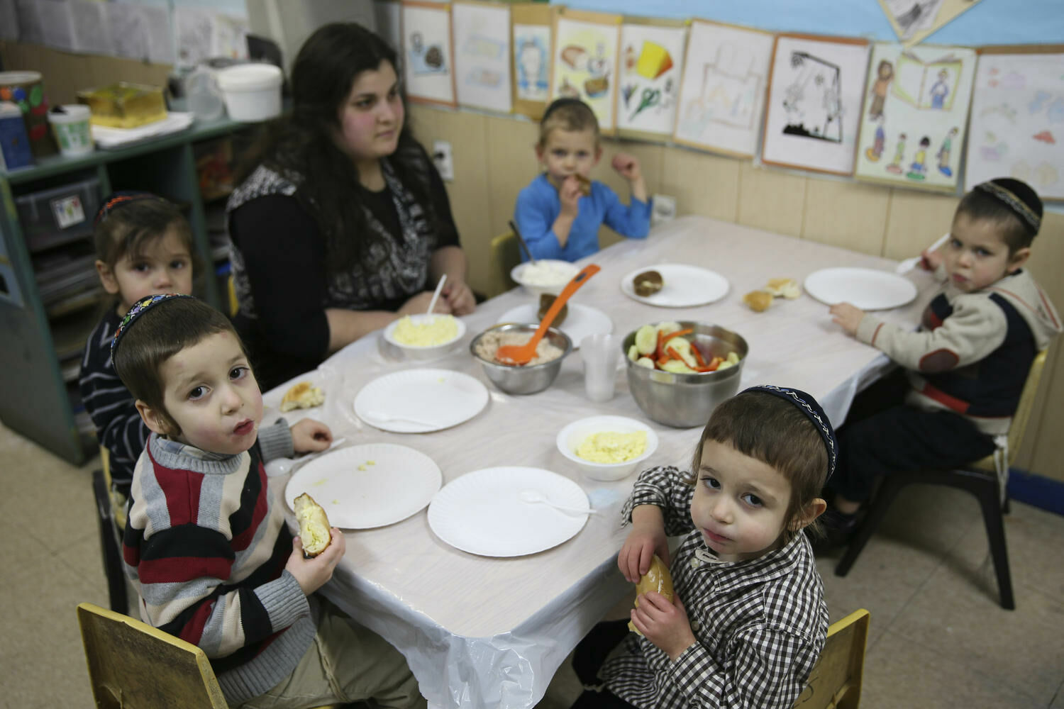Школы и детские сады Израиля отказались от одноразовой посуды
