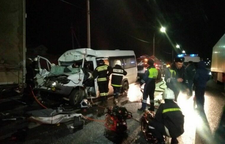 Пассажир погиб при столкновении микроавтобуса и фуры под Владимиром