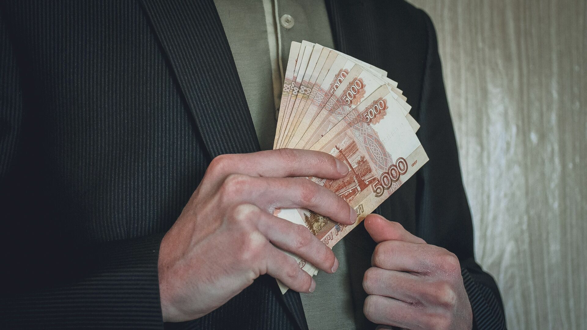 Цифра дня: нашелся специалист, которому работодатель готов платить 1 млн рублей