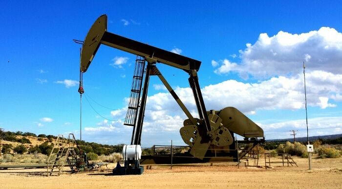 Эксперты обсуждают возврат цен на нефть к 100 долларам за баррель