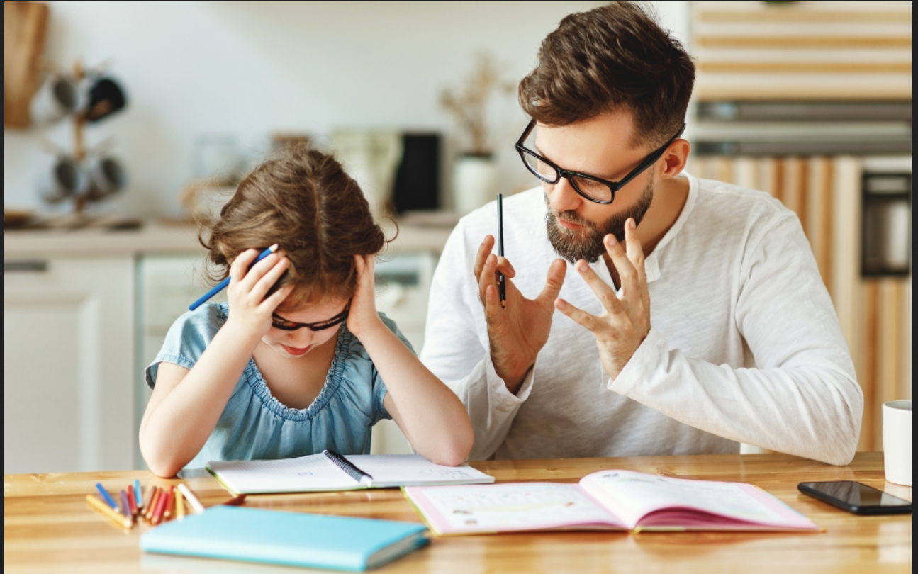 Родительская помощь в выполнении домашних заданий не помогает младшеклассникам