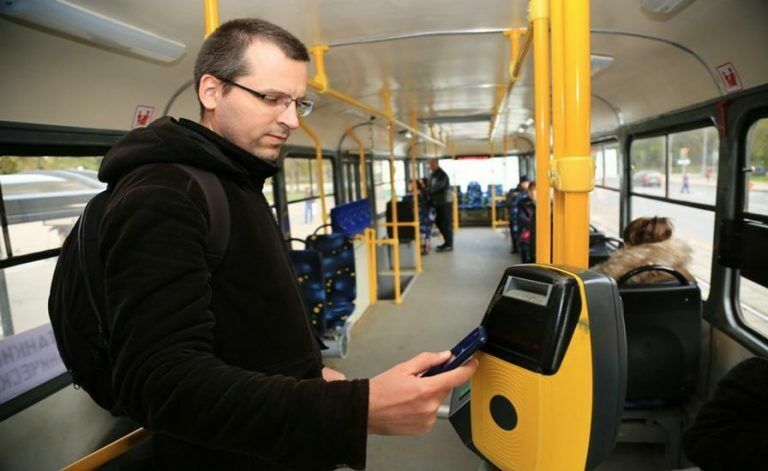 В преддверии ЧМ-2018 столичных трамваях и автобусах введут Apple Pay и Android Pay