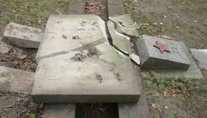 Двое детей разгромили военный мемориал в Волгоградской области
