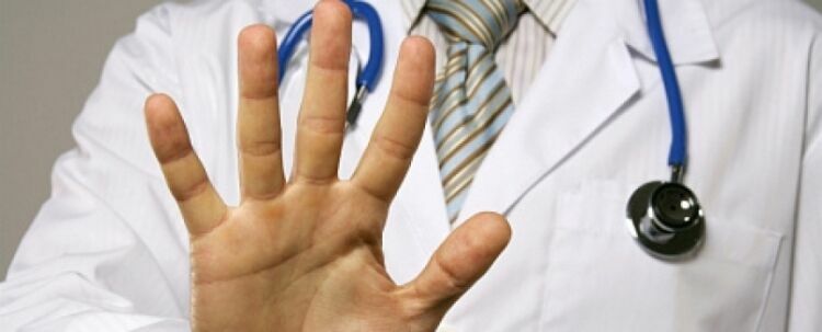 Минздрав готовит поправки о наказаниях за нападения на врачей