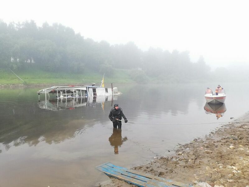 В Вологде спасли 25 человек с затонувшего теплохода