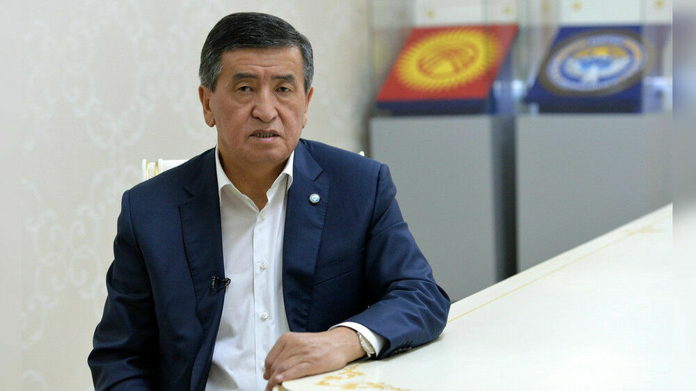 «Не держусь за власть»: глава Киргизии подал в отставку
