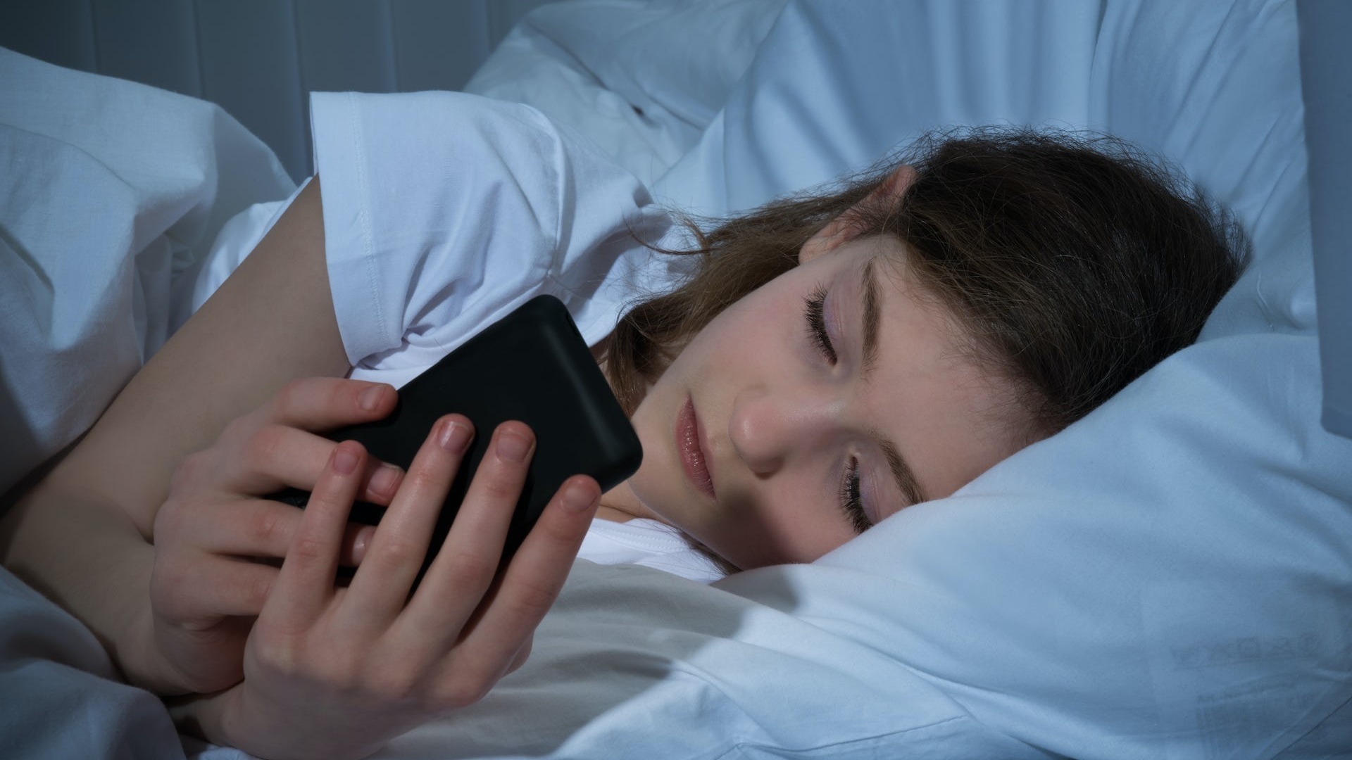 Ученые установили, что недосыпание улучшает настроение у больных депрессией