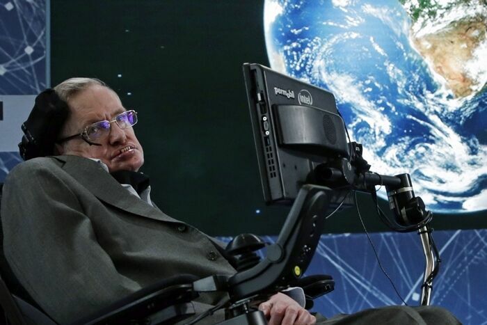Стивен Хокинг призвал человечество покинуть Землю