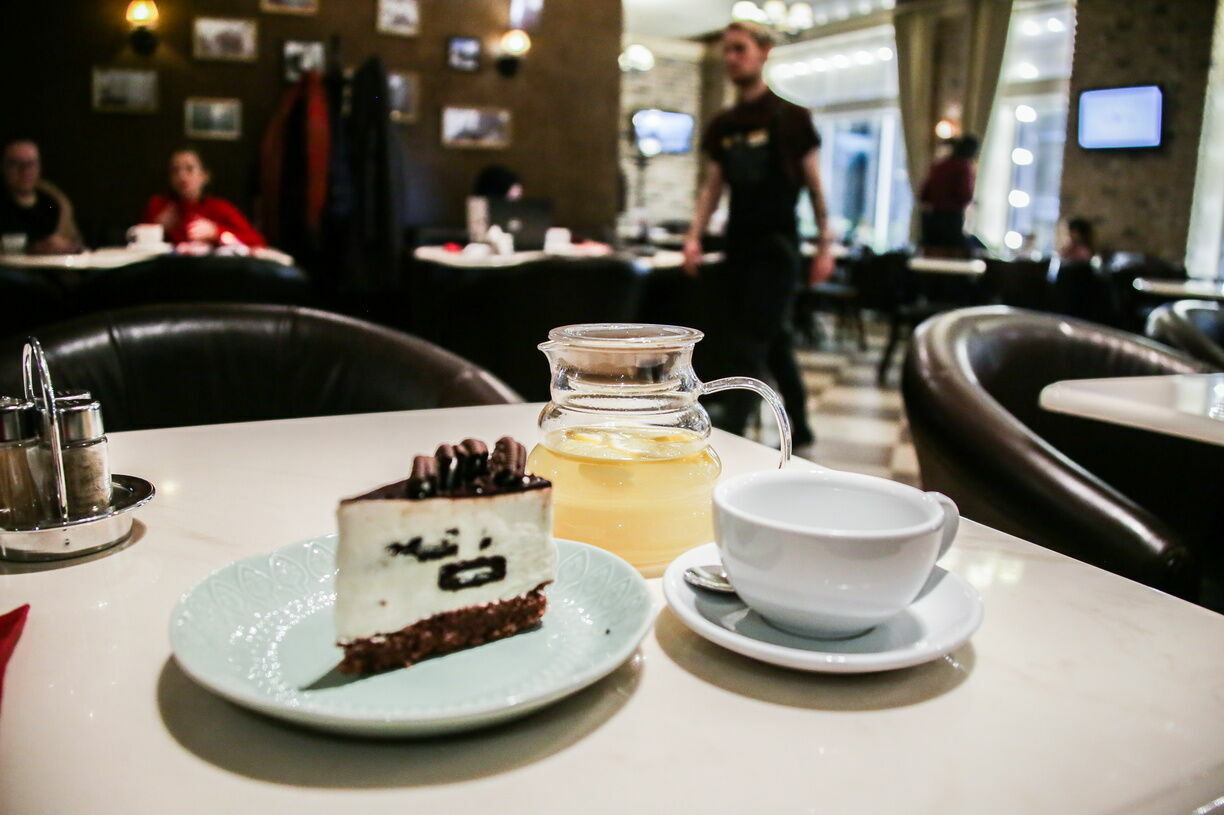 Средний чек в кафе и ресторанах Москвы вырос на 59% после отмены ночных ограничений