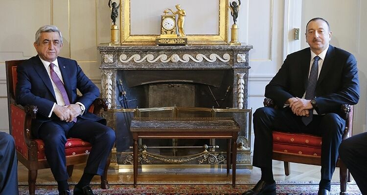 Главы Армении и Азербайджана договорились о мирном решении ситуации в НКР