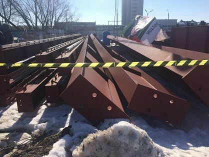 В Казани сорвавшаяся 6-тонная опора придавила рабочего