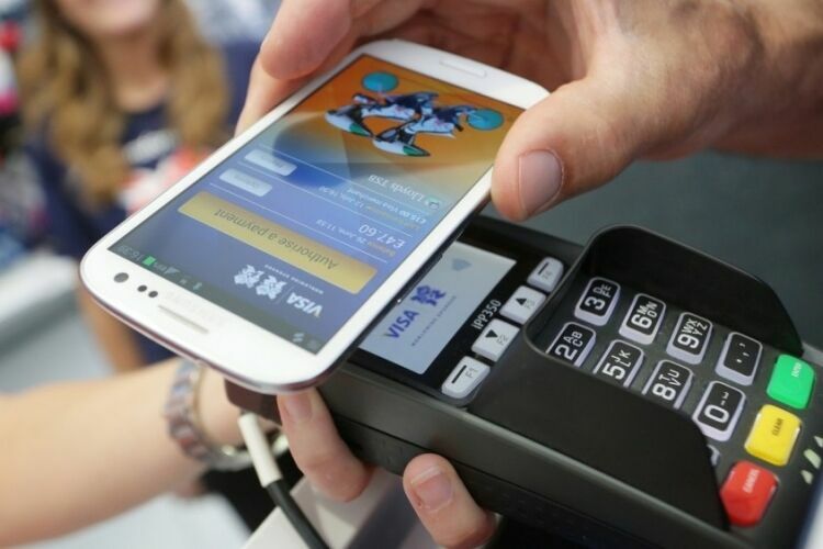 Samsung Pay станет доступна в России 29 ноября