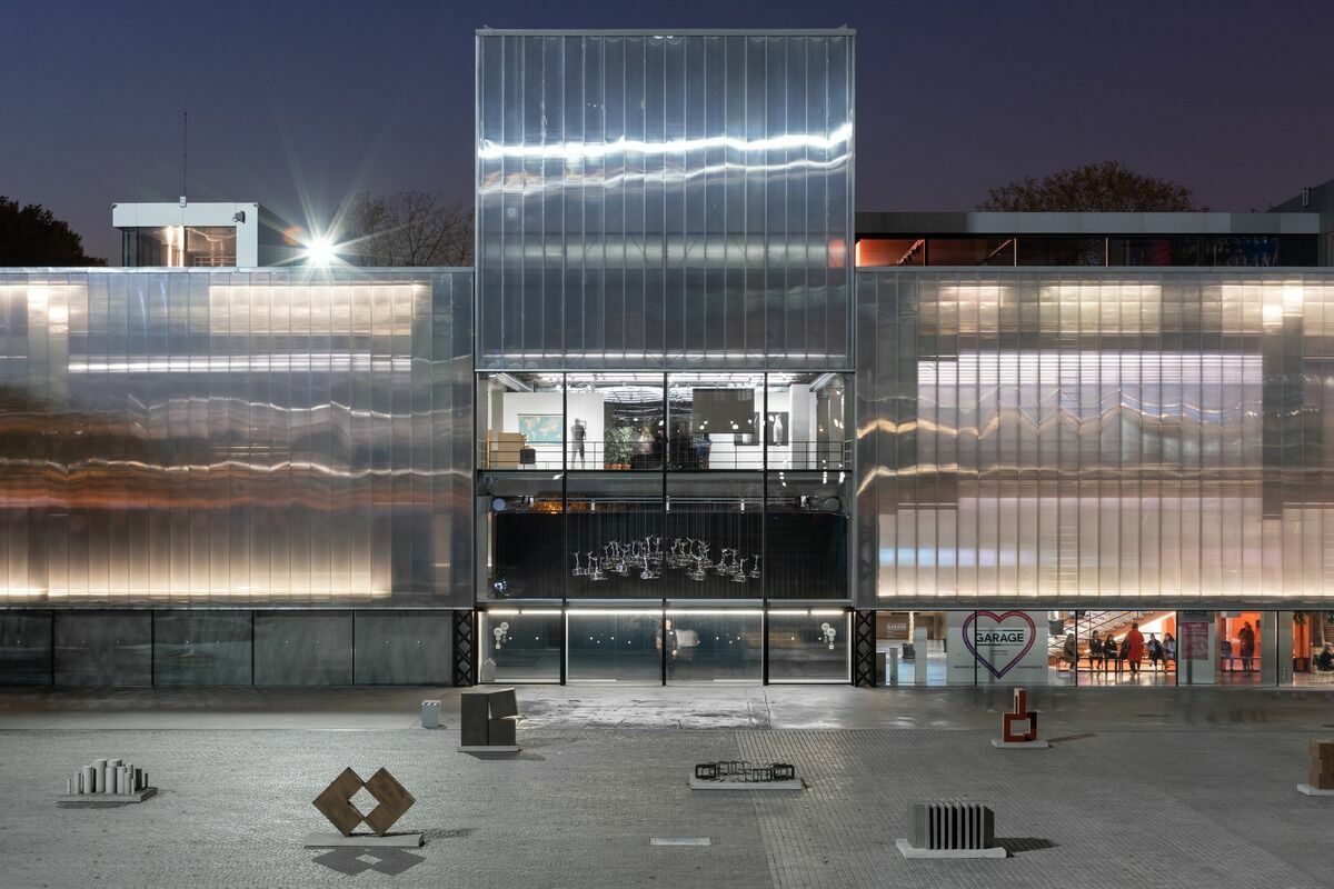 Открытие Музея современного искусства «Гараж» в 2015 году стало громким архитектурным и художественным событием и дебютом Рема Колхаса в России