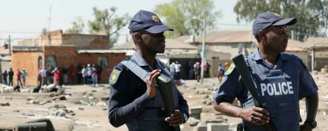 В ЮАР полиция освободила захваченных в храме заложников