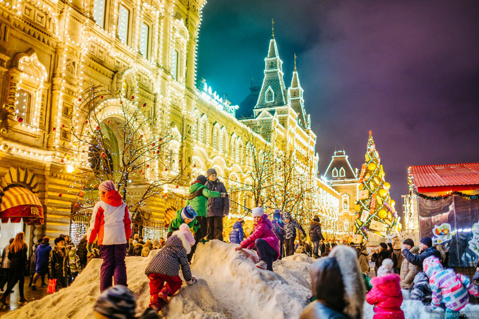 Отметить новый год в январе. Новогодняя Москва. Новогодние гуляния. Рождество в России. Празднование новогого года в России.