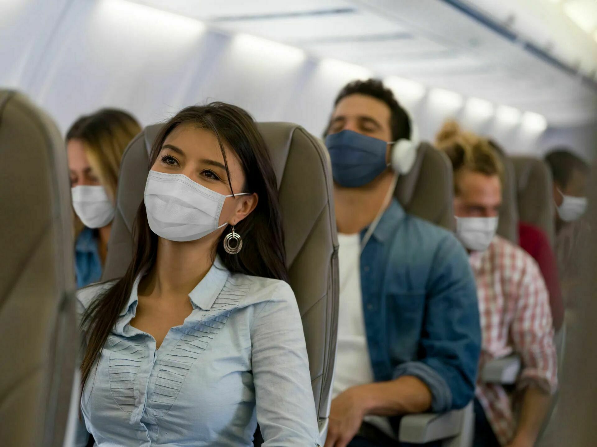 Ирландцу, снявшему маску и штаны на рейсе Delta Air Lines, грозит 20 лет тюрьмы
