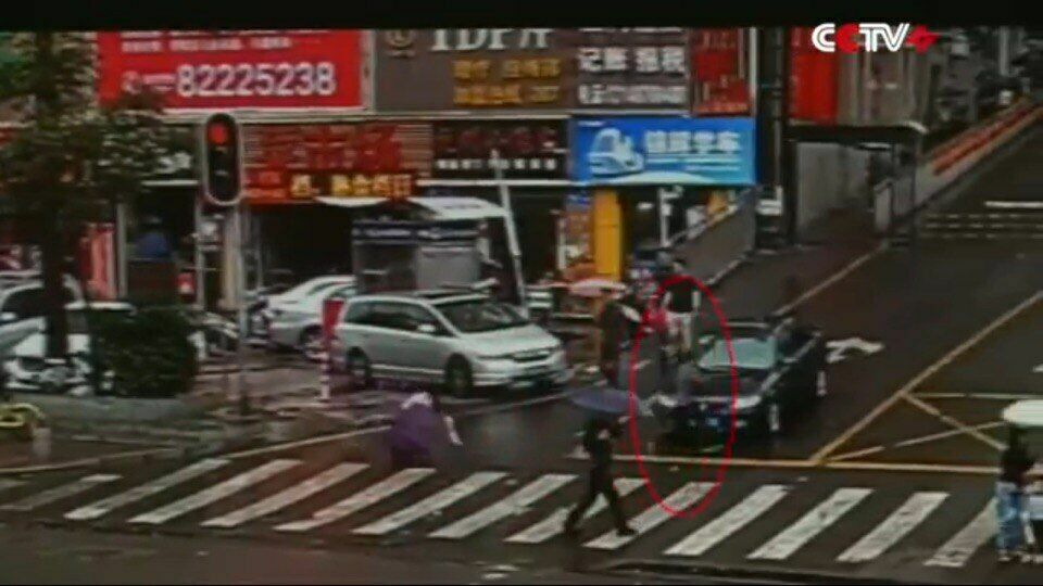 В Китае вор во время кражи случайно забежал в полицейский участок