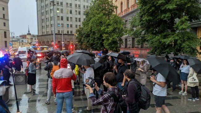 В Москве задержали около 15 пикетчиков, вставших в поддержку Светланы Прокопьевой