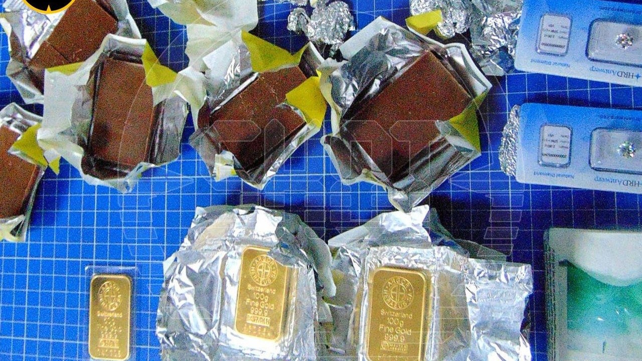 У авиапассажирки в Грозном нашли золотые слитки в шоколаде «Аленка»