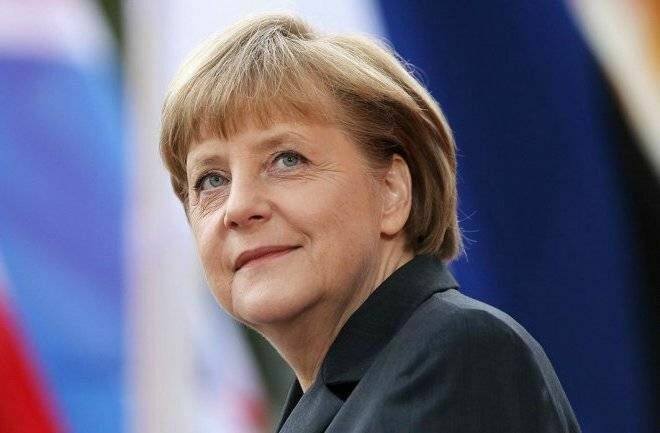 В Ангелу Меркель полетели помидоры после ее предвыборной речи