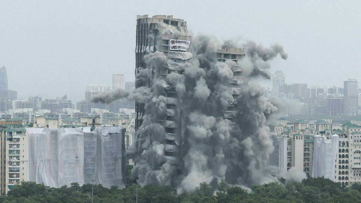 В Индии взорвали незаконно построенные стометровые небоскребы