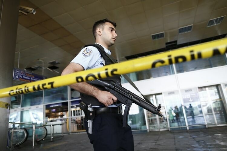 Задержаны 30 человек, причастных к теракту в аэропорту Стамбула