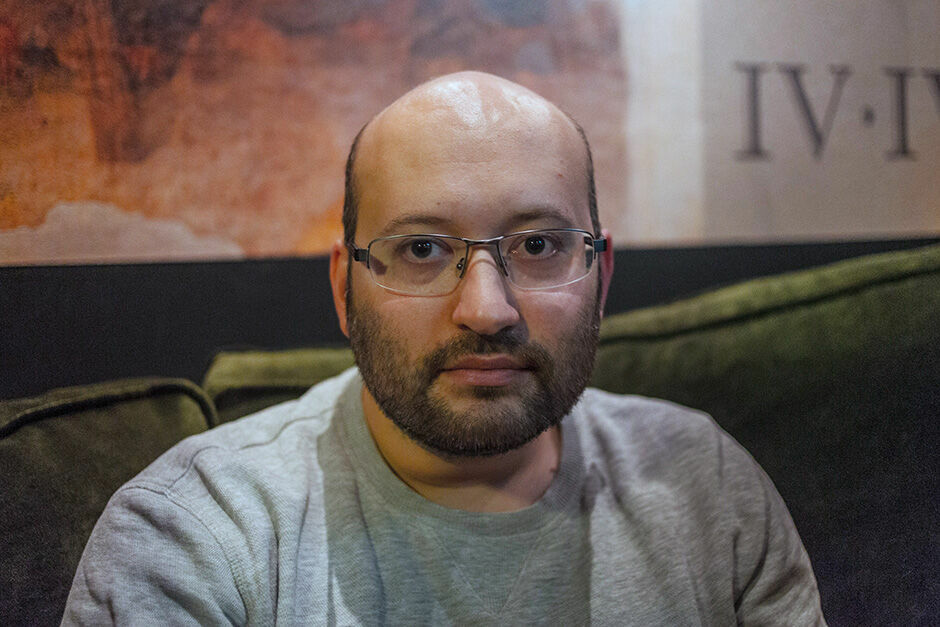 Журналисту Илье Азару сократили срок ареста