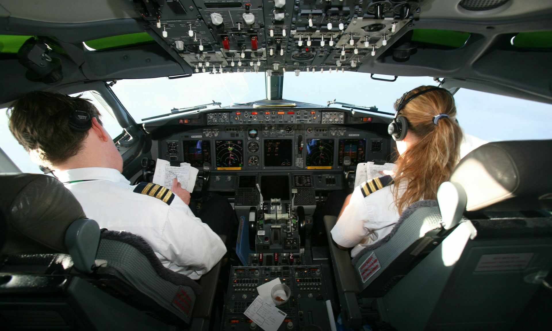 Эксперт: из-за угрозы сокращения российские пилоты сбегут за рубеж в поисках работы
