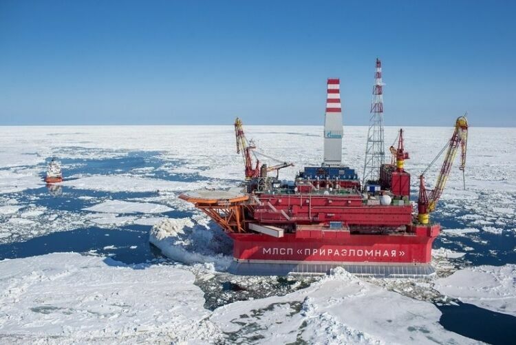 Правительство разрешило осваивать шельф только «Роснефти» и «Газпрому»