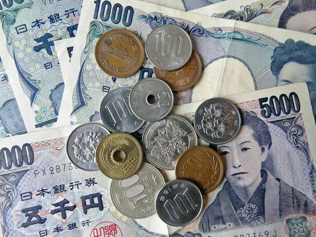 Японская иена рухнула до 20-летнего максимума