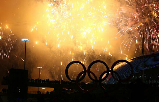 Олимпийский огонь в Сочи зажжен