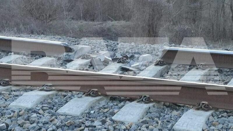 В Крыму подорвали железную дорогу