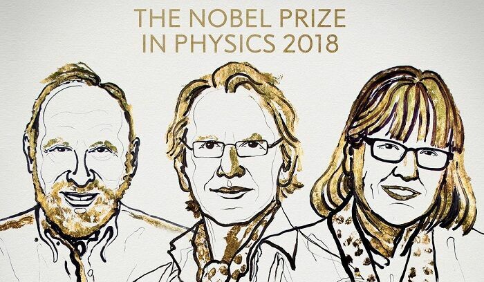 Нобелевская премия по физике в третий раз вручена женщине