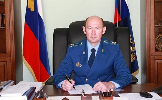 СК заподозрил уволенного Путиным прокурора во взятках на 20 млн рублей