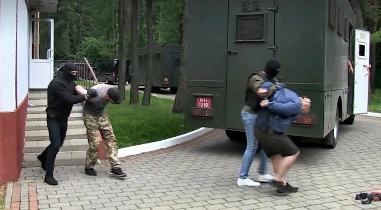 Задержанные в Белоруссии россияне рассказали, что направлялись в Латинскую Америку