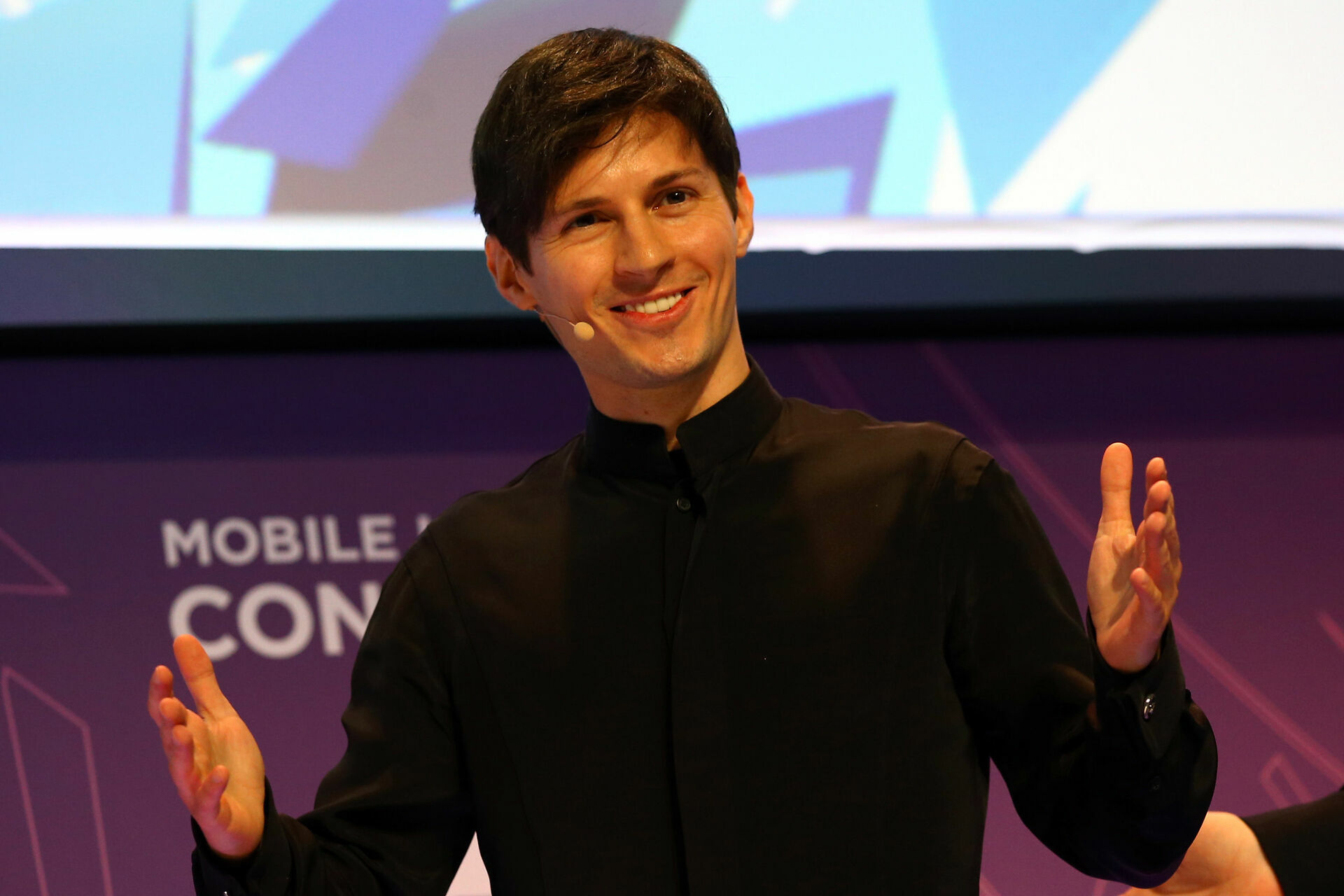 Павел Дуров официально объявил о платной версии Telegram