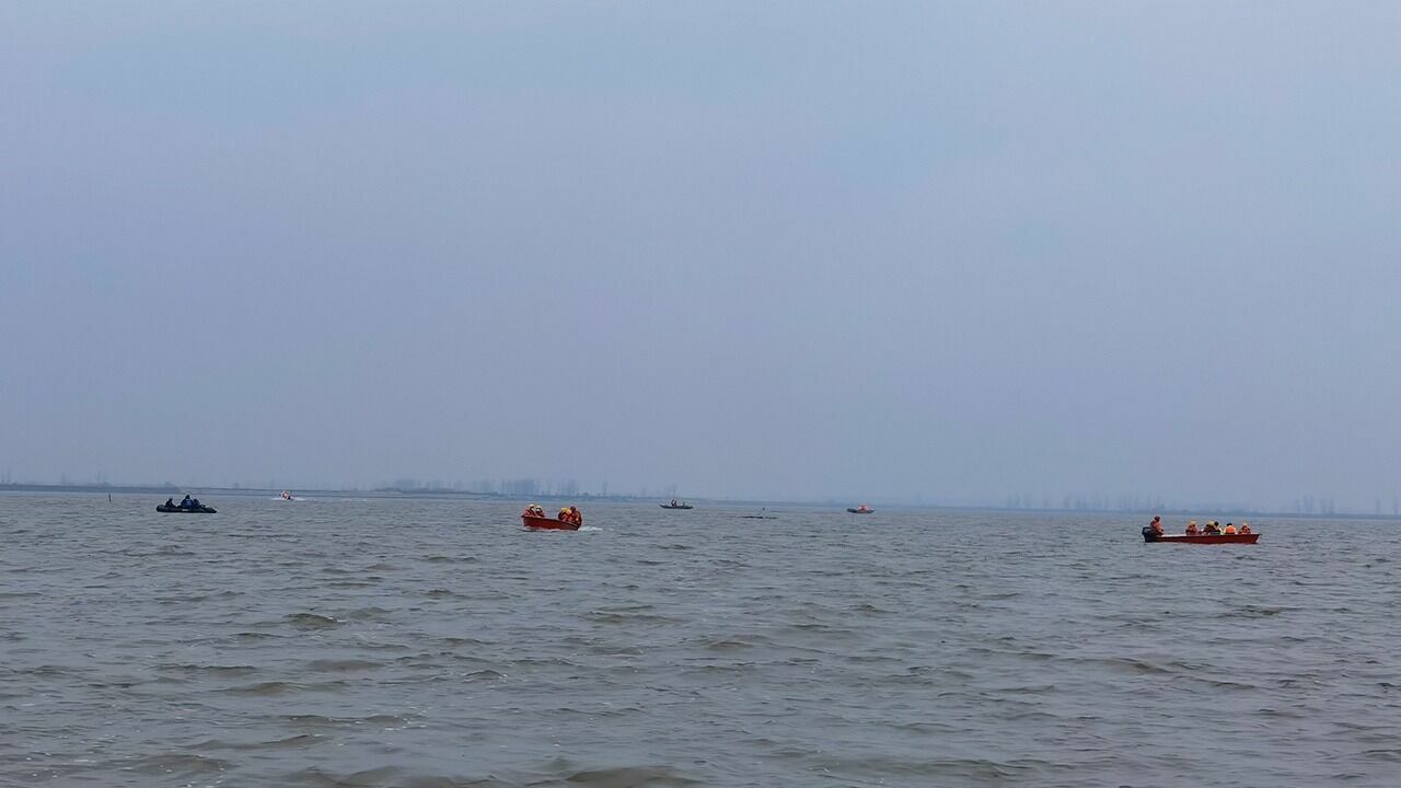 В Индийском океане перевернулось рыболовное судно КНР с 39 людьми