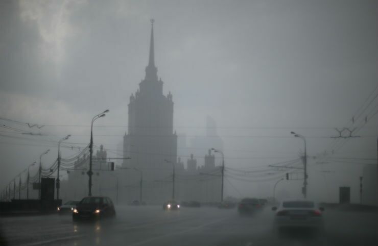 Ледяной дождь в Москве: коллапс на дорогах, отменены десятки рейсов