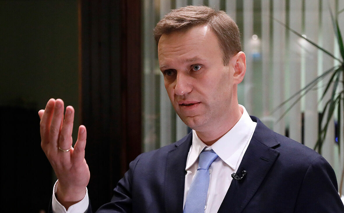 Навальному запретили уезжать из страны
